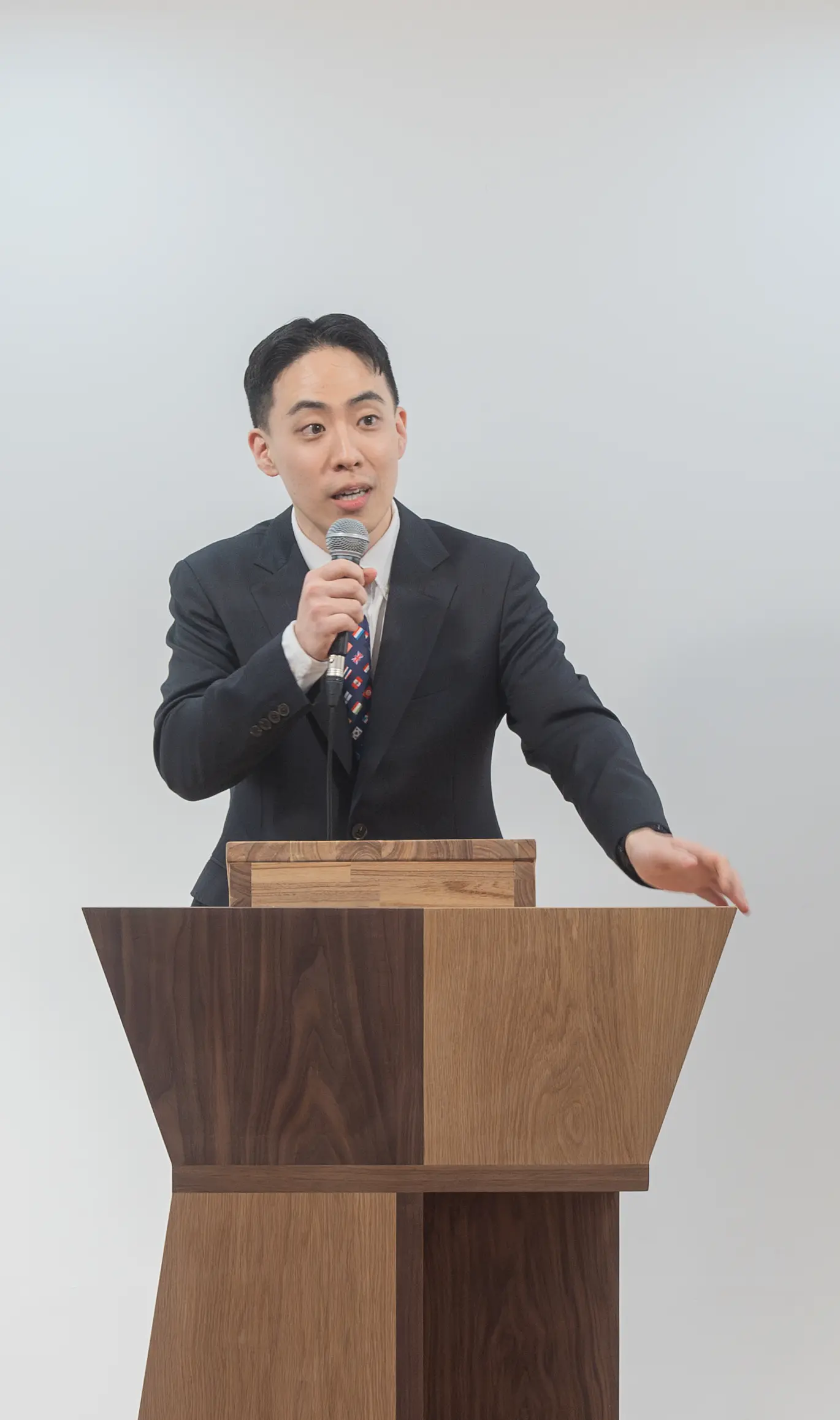 정우민 담임 목사